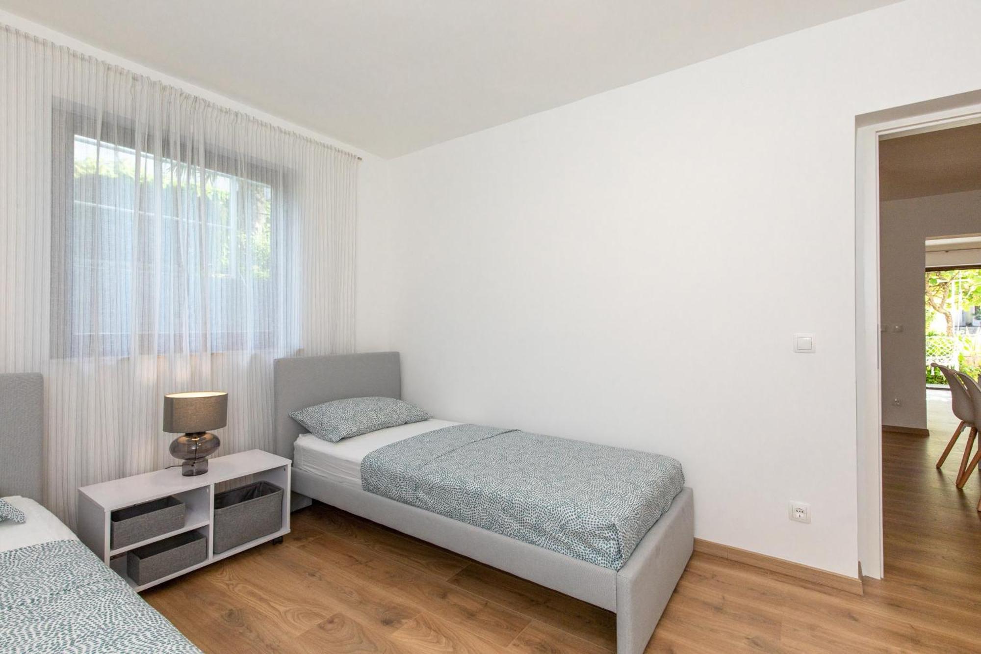 Apartments And Rooms With Parking Space Njivice, Krk - 17010 Room photo